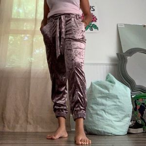 Jolt Velvet Women’s Pants